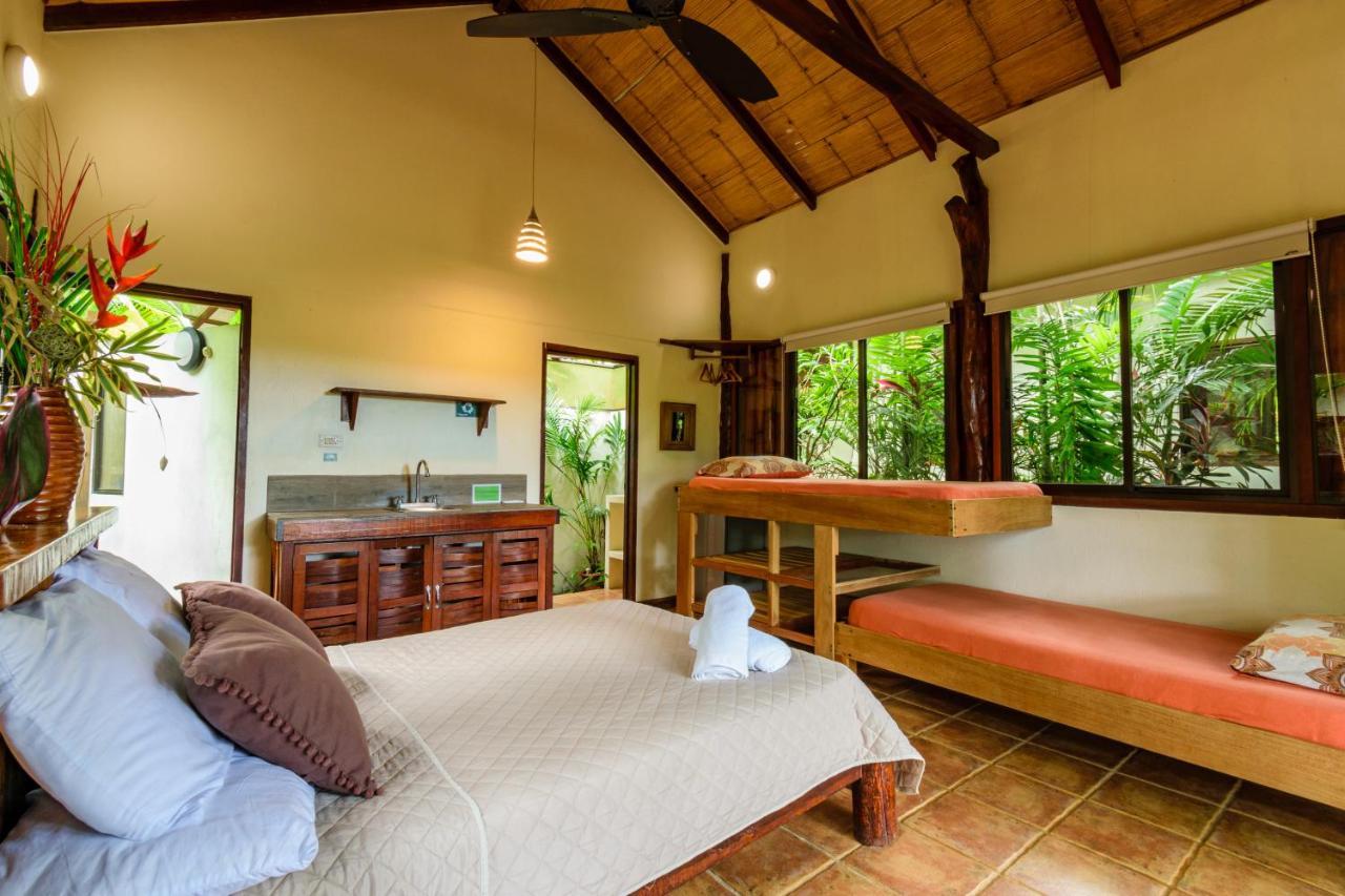 Funky Monkey Lodge Playa Santa Teresa  외부 사진