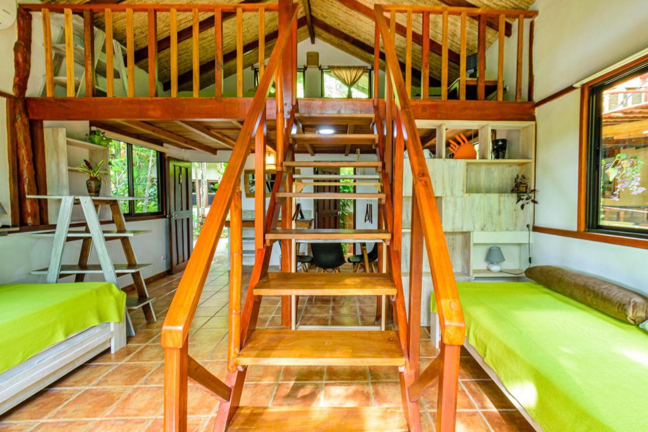Funky Monkey Lodge Playa Santa Teresa  외부 사진