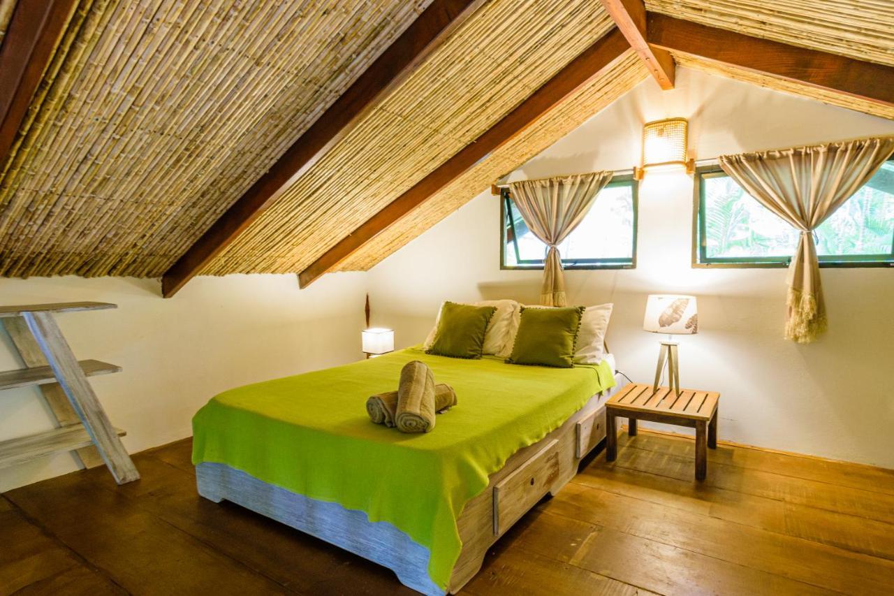 Funky Monkey Lodge Playa Santa Teresa  외부 사진