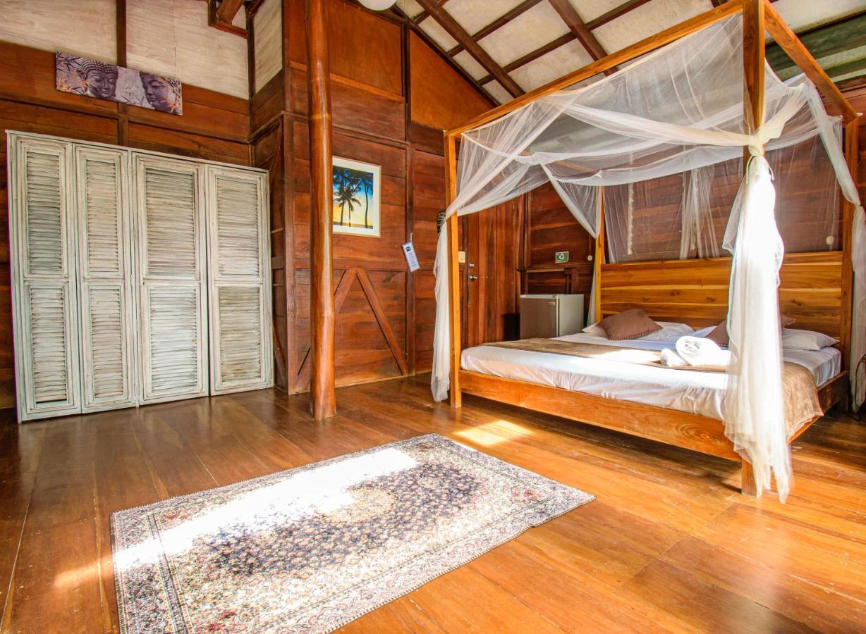 Funky Monkey Lodge Playa Santa Teresa  외부 사진